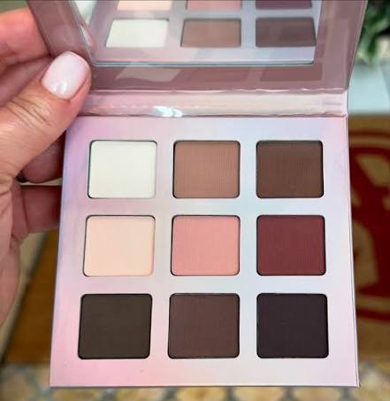 9 Colour Magnetic Palette