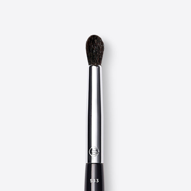 S33 - Medium Tapered Eye Contour Brush