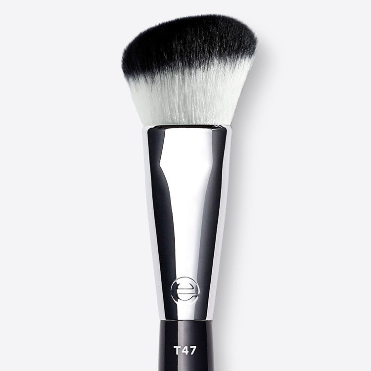 T47 - Angled Foundation Brush