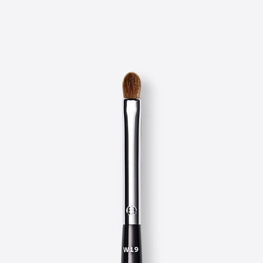 W19 - Precision Lip Brush