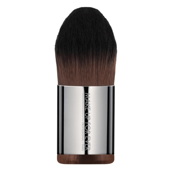 Foundation Kabuki - Medium - 110 MAKE UP FOR EVER - Backstage Cosmetics Canada