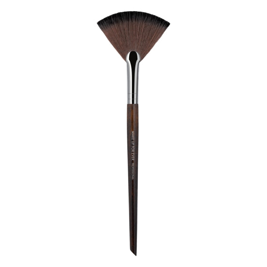 Powder Fan - Medium - 120 MAKE UP FOR EVER - Backstage Cosmetics Canada